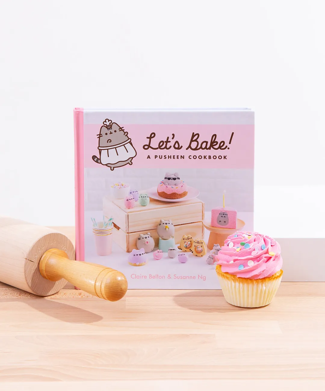 Pusheen Books & Stationery>Let's Bake! A Cookbook
