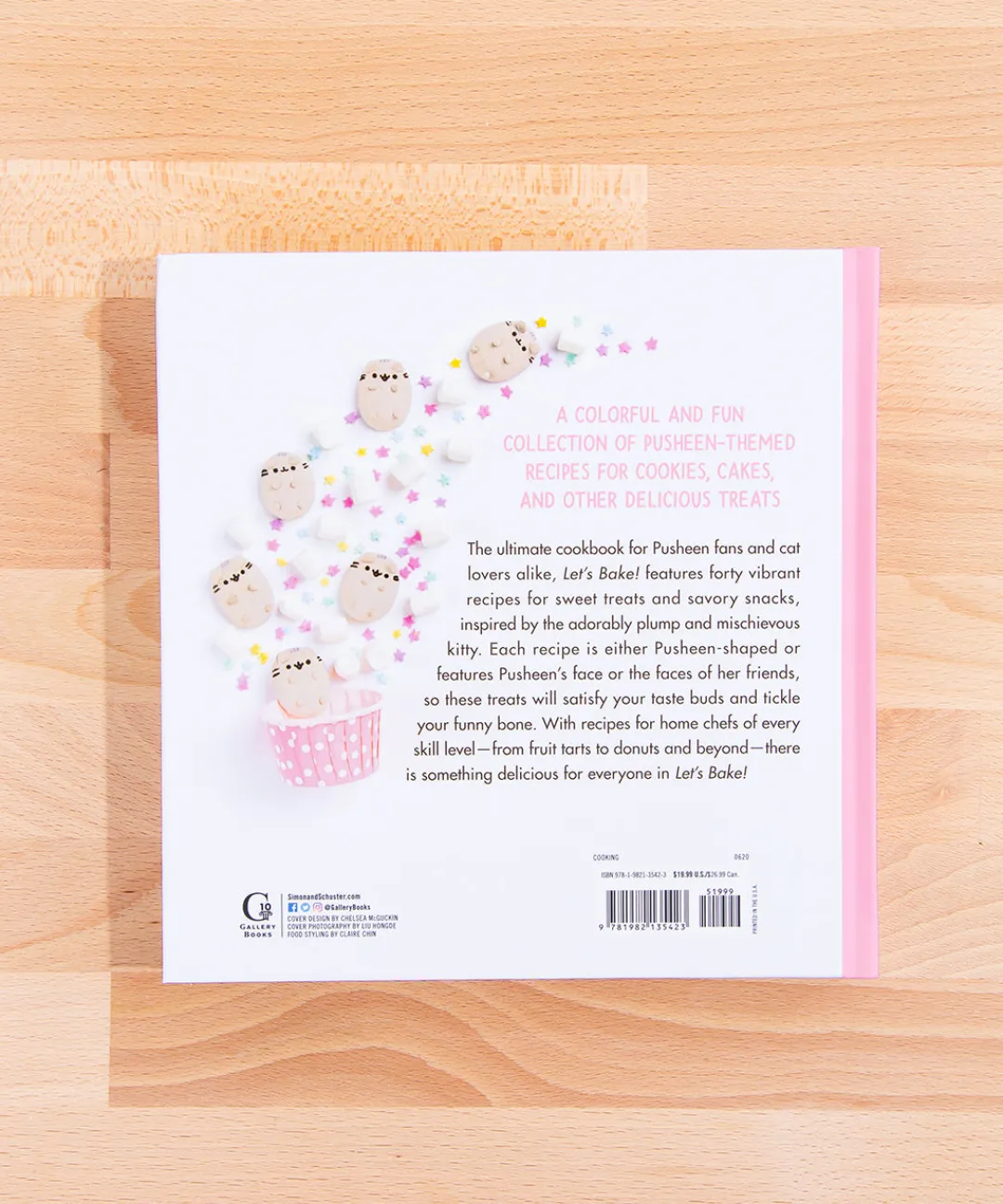 Pusheen Books & Stationery>Let's Bake! A Cookbook