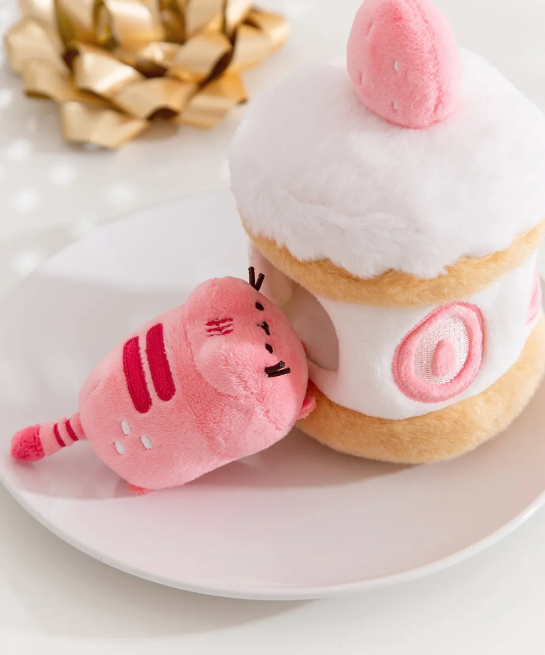 Pusheen Plush & Squisheens|Sweets>Sweets Strawberry Cake Plush 2-pc Environment
